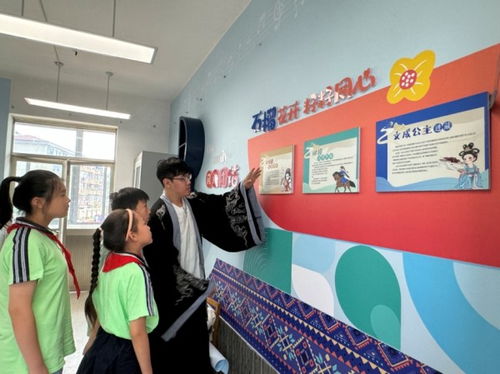 虹桥街道雕刻团花 指尖绽放民族情，巧手凝聚团结心